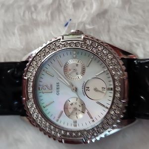 Guess watch leather band It Does Need a Batterie